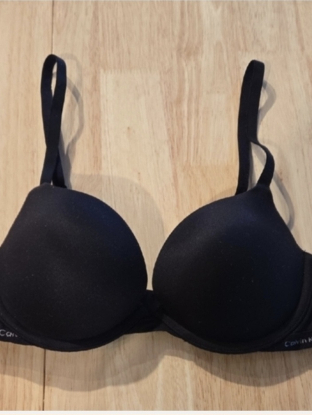 Size 32B Calvin Klein Black Bra with Underwire and Light Padding